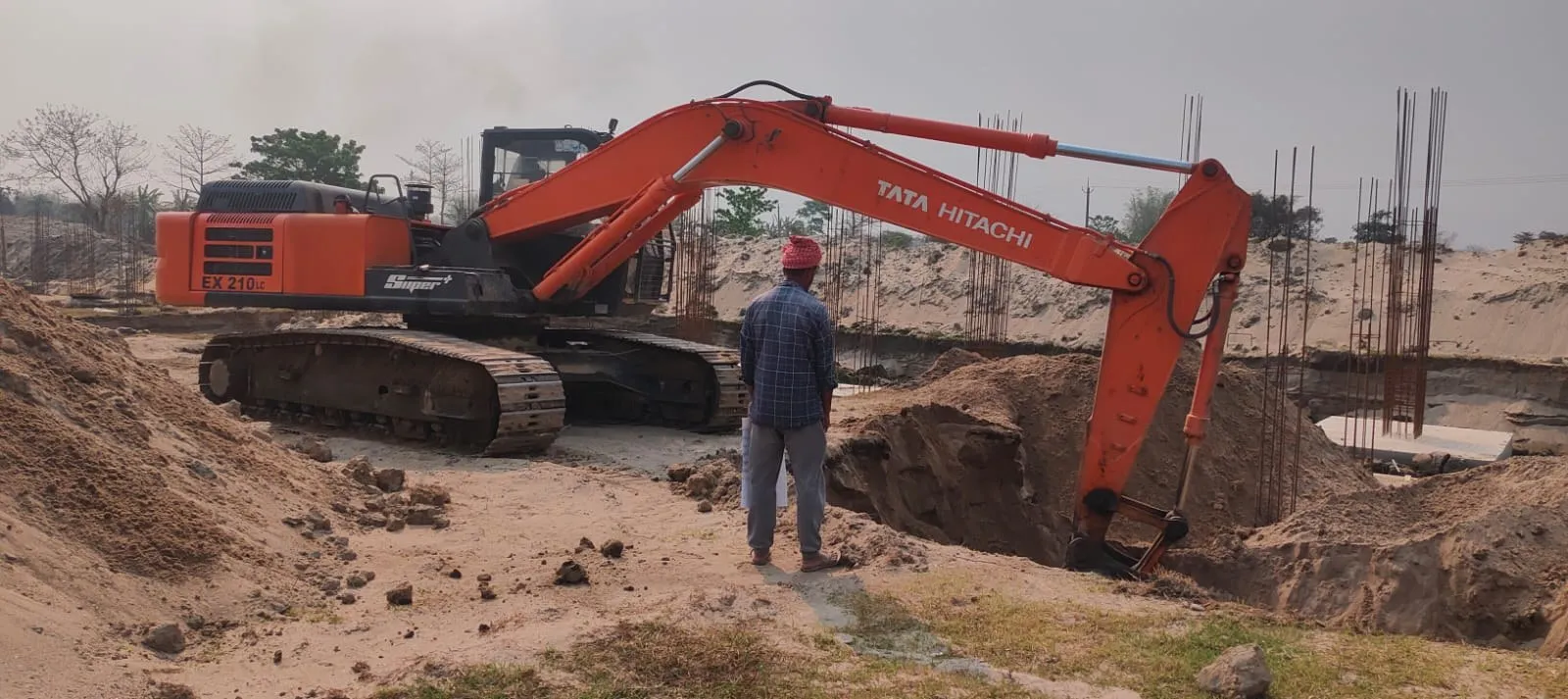 High-Capacity Earthmoving Fleet