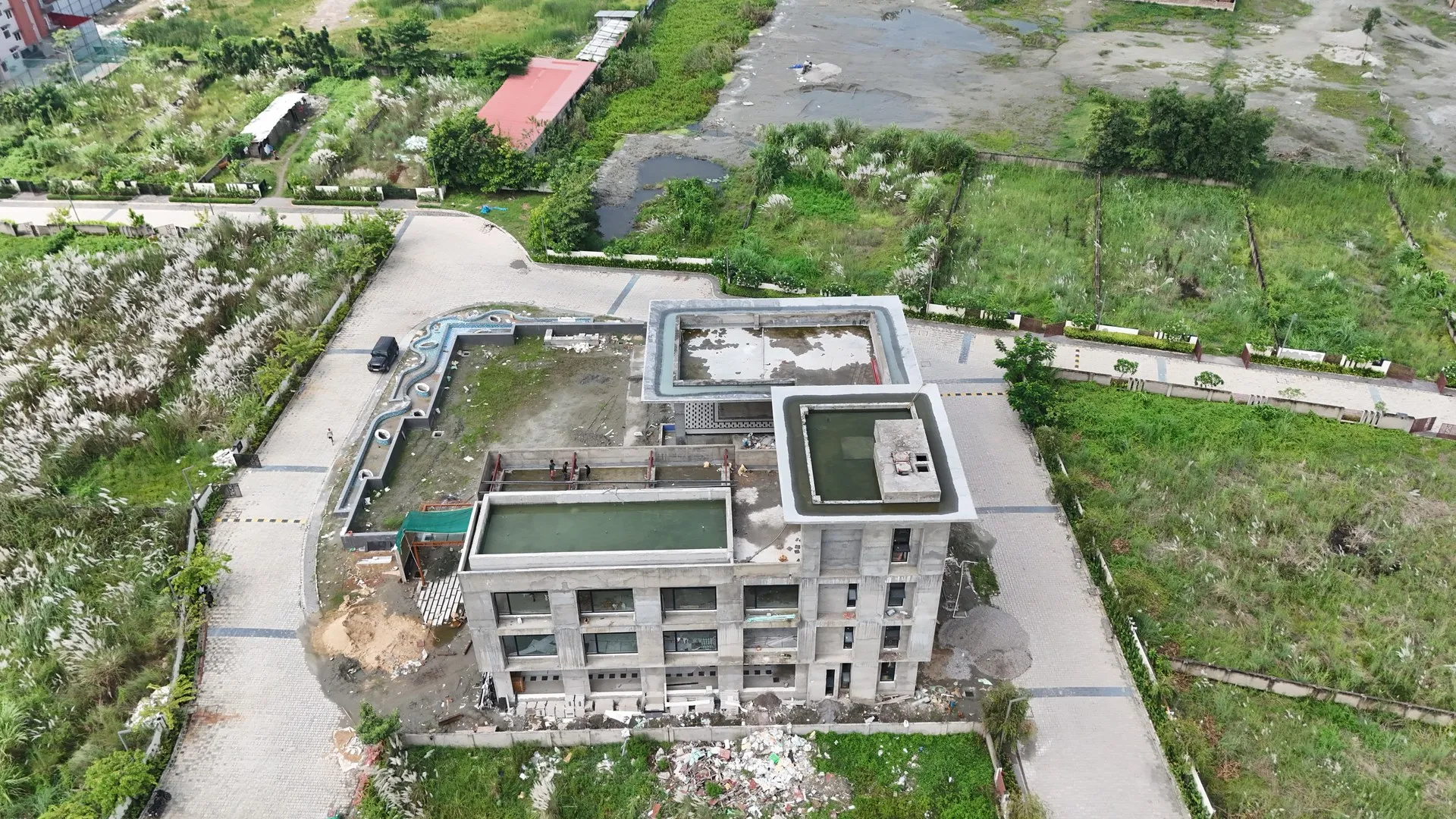 Surrounding pathways and site development